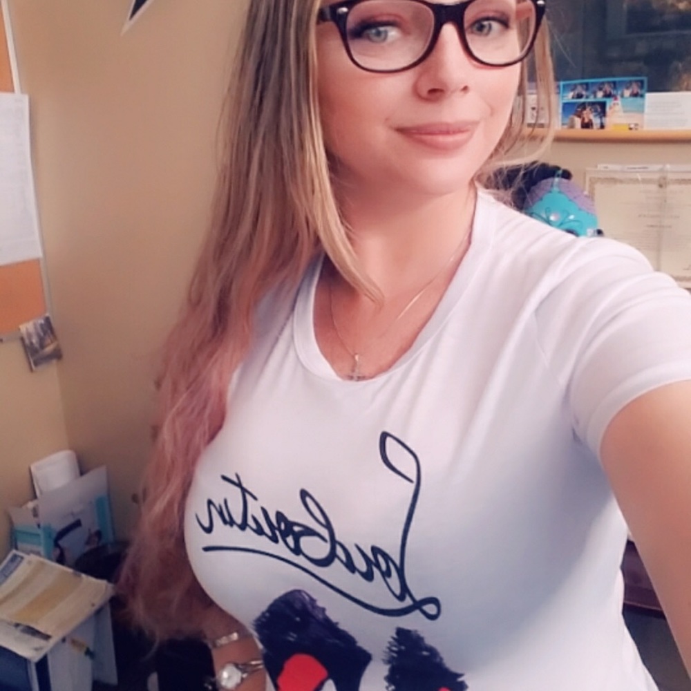 Graphic tee size small